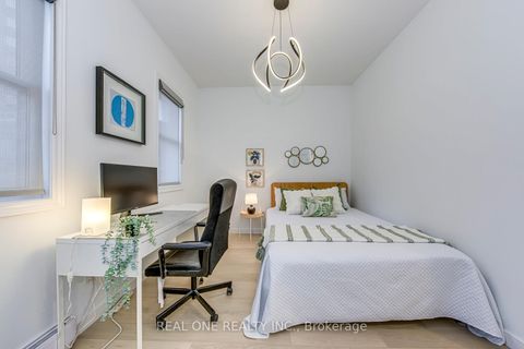 Photo 32 at 40 Irwin Avenue, Bay Street Corridor, Toronto