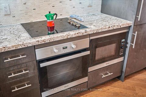 Photo 6 at 701 - 23 Glebe Road W, Eglinton, Toronto