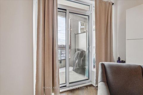 Photo 12 at 701 - 23 Glebe Road W, Eglinton, Toronto