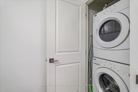 Photo 15 at 701 - 23 Glebe Road W, Eglinton, Toronto