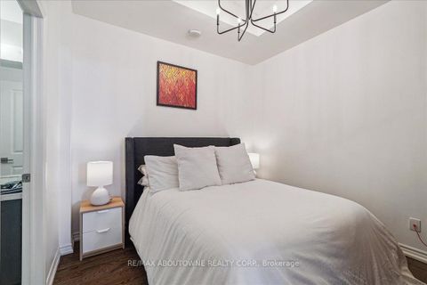 Photo 16 at 701 - 23 Glebe Road W, Eglinton, Toronto