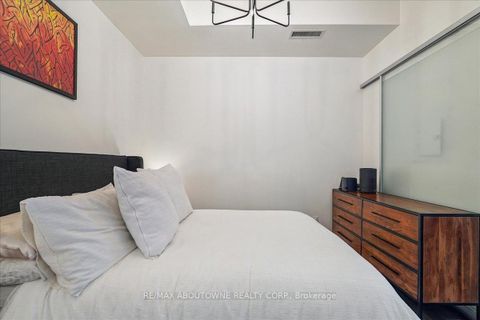 Photo 17 at 701 - 23 Glebe Road W, Eglinton, Toronto