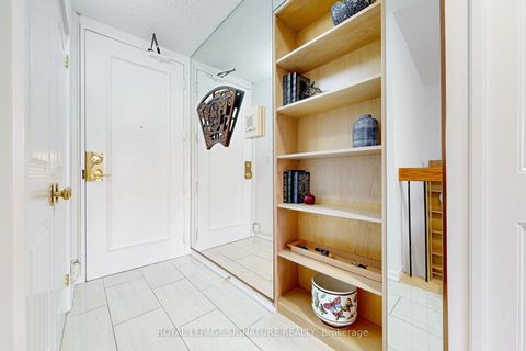 Photo 2 at 410/204 - 33 Harbour Square, Waterfront Communities C1, Toronto