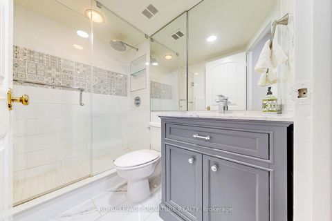 Photo 19 at 410/204 - 33 Harbour Square, Waterfront Communities C1, Toronto