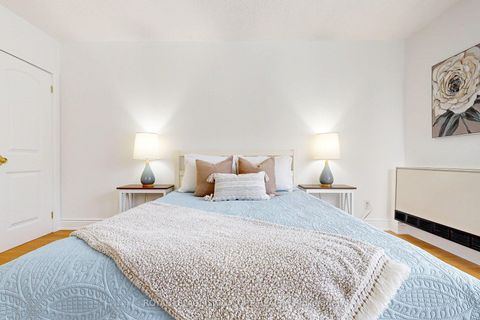 Photo 22 at 410/204 - 33 Harbour Square, Waterfront Communities C1, Toronto