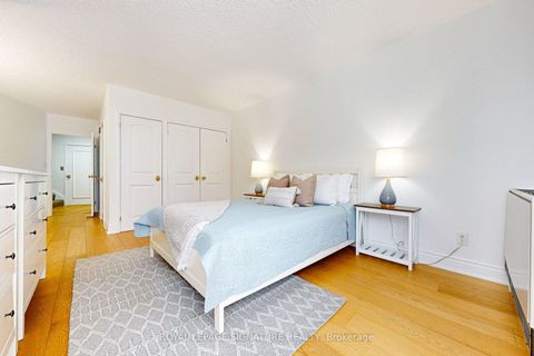 Photo 23 at 410/204 - 33 Harbour Square, Waterfront Communities C1, Toronto