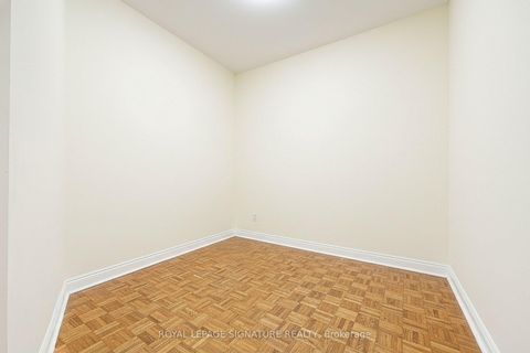 Photo 38 at 410/204 - 33 Harbour Square, Waterfront Communities C1, Toronto