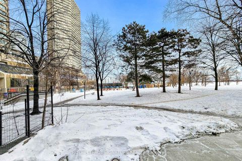 Photo 40 at 410/204 - 33 Harbour Square, Waterfront Communities C1, Toronto