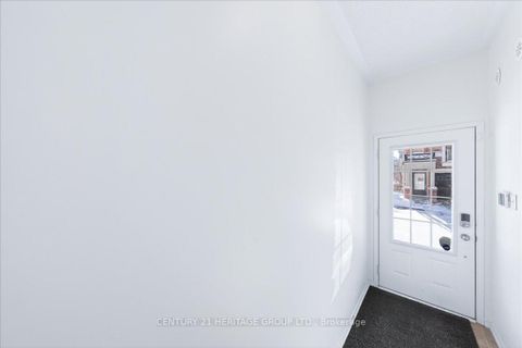 Photo 9 at 258 - 32 Foal Path S, Windfields, Oshawa