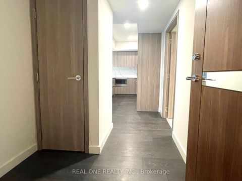 Photo 2 at 2505 - 1 Concord Cityplace Way, Waterfront Communities C1, Toronto