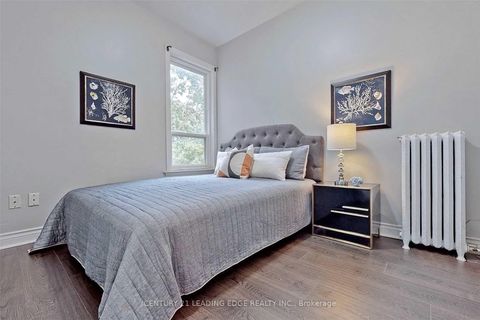 Photo 13 at 233 BORDEN Street, University, Toronto