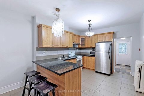 Photo 20 at 233 BORDEN Street, University, Toronto