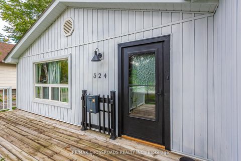 Photo 2 at 324 Tampa Drive, Keswick South, Georgina