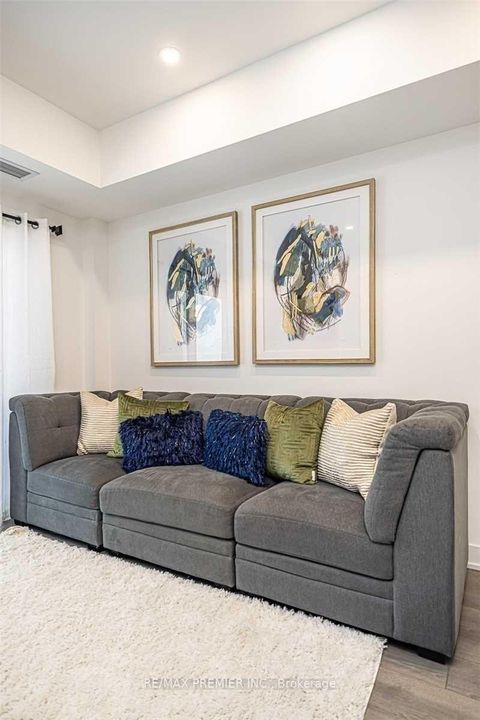 Photo 9 at 210 - 6 Spice Way, Rural Barrie Southeast, Barrie