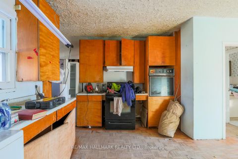 Photo 4 at 63 Highview Avenue, Cliffside, Toronto