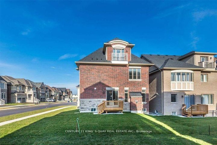 Photo 21 at 102 Giardina Crescent, Bayview Hill, Richmond Hill