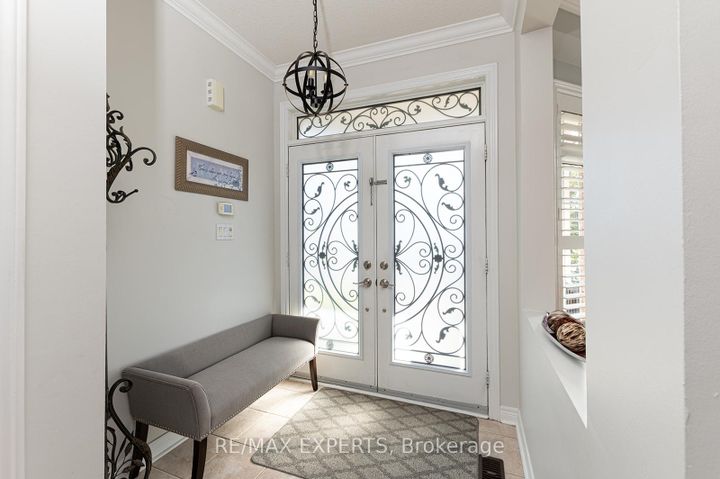 Photo 6 at 34 Laurentide Crescent, Vales of Castlemore North, Brampton