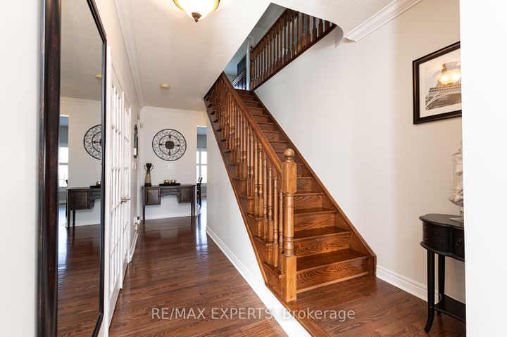 Photo 9 at 34 Laurentide Crescent, Vales of Castlemore North, Brampton