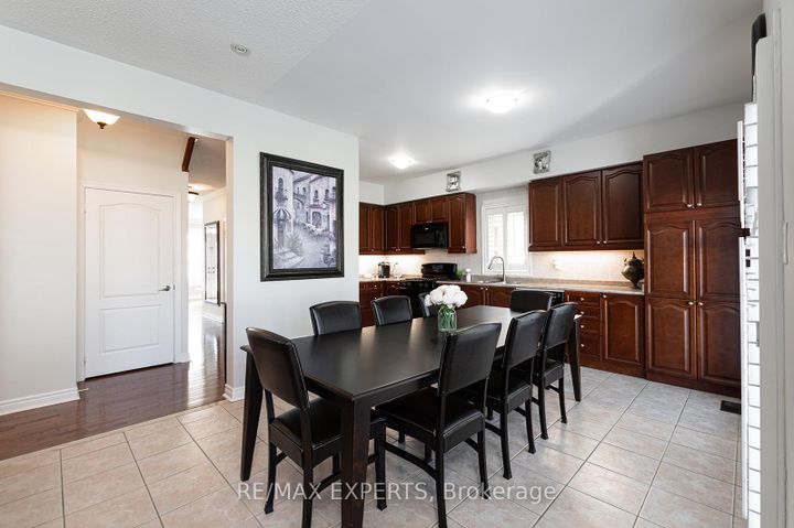 Photo 12 at 34 Laurentide Crescent, Vales of Castlemore North, Brampton