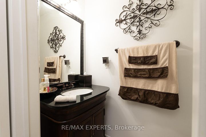 Photo 22 at 34 Laurentide Crescent, Vales of Castlemore North, Brampton