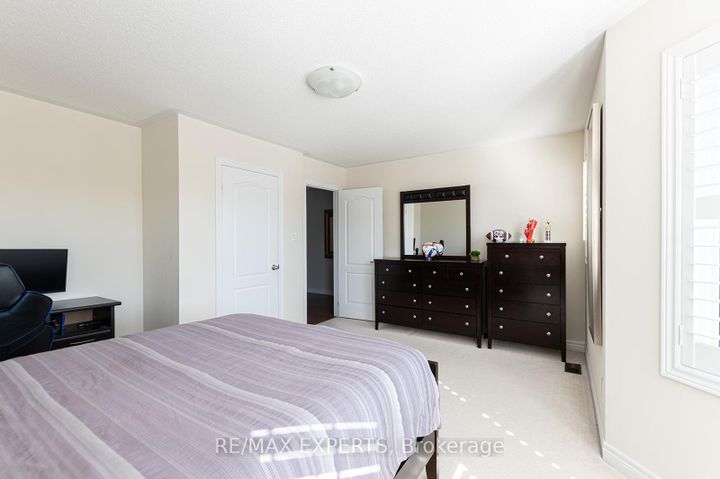 Photo 27 at 34 Laurentide Crescent, Vales of Castlemore North, Brampton
