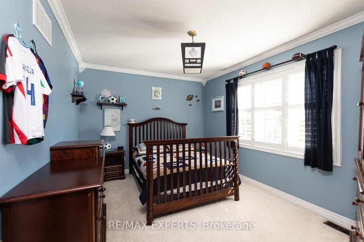Photo 28 at 34 Laurentide Crescent, Vales of Castlemore North, Brampton