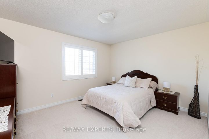 Photo 30 at 34 Laurentide Crescent, Vales of Castlemore North, Brampton