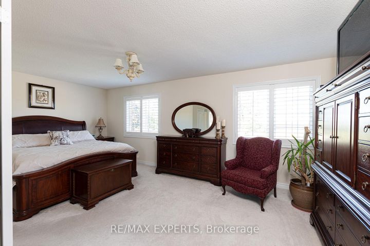 Photo 33 at 34 Laurentide Crescent, Vales of Castlemore North, Brampton