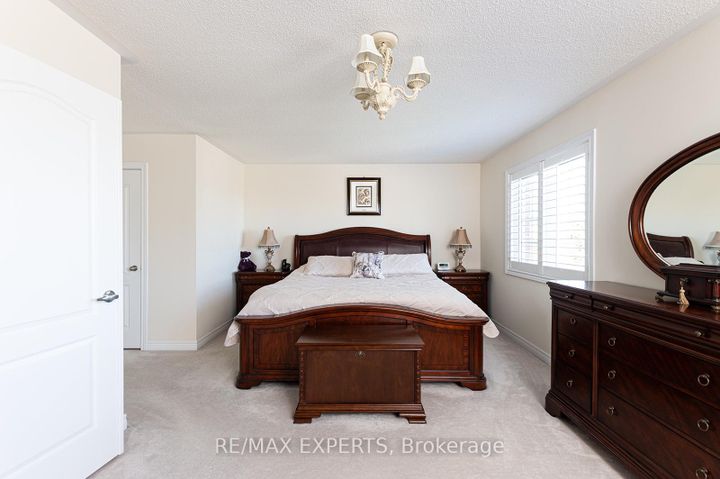 Photo 34 at 34 Laurentide Crescent, Vales of Castlemore North, Brampton