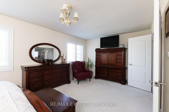 Photo 35 at 34 Laurentide Crescent, Vales of Castlemore North, Brampton