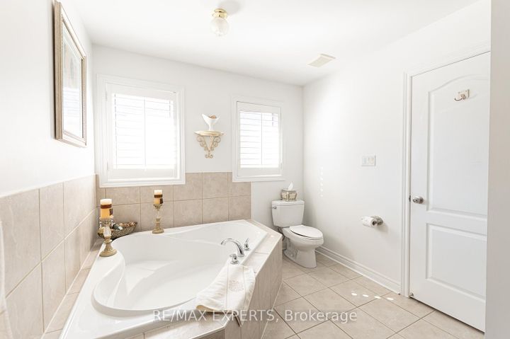 Photo 38 at 34 Laurentide Crescent, Vales of Castlemore North, Brampton