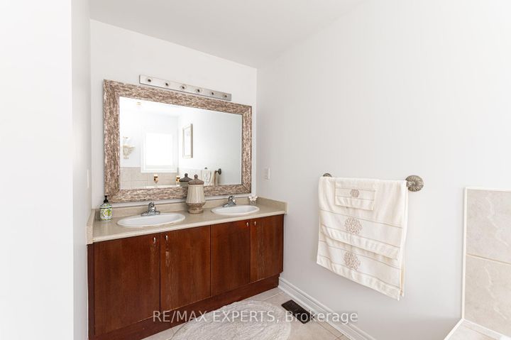 Photo 39 at 34 Laurentide Crescent, Vales of Castlemore North, Brampton