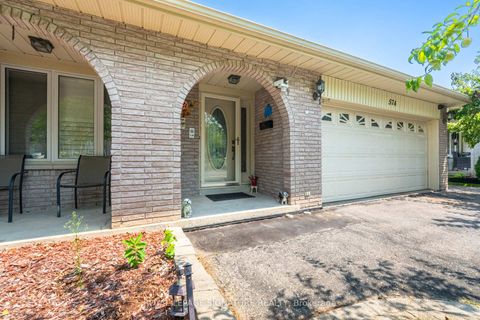 Photo 4 at 574 Antigua Crescent, Northglen, Oshawa