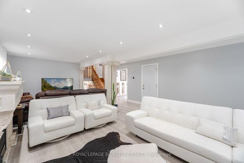 Photo 10 at 574 Antigua Crescent, Northglen, Oshawa