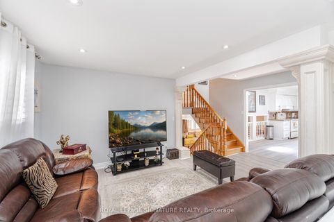 Photo 13 at 574 Antigua Crescent, Northglen, Oshawa