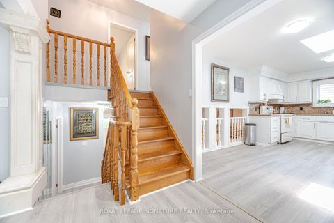 Photo 18 at 574 Antigua Crescent, Northglen, Oshawa