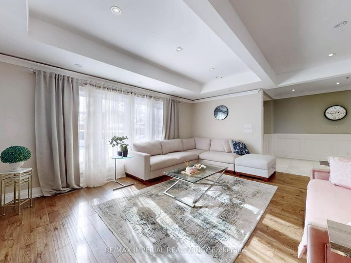 Photo 1 at 35 Waddington Crescent, Don Valley Village, Toronto