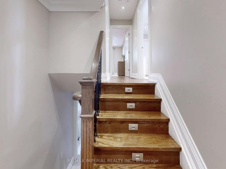 Photo 14 at 35 Waddington Crescent, Don Valley Village, Toronto