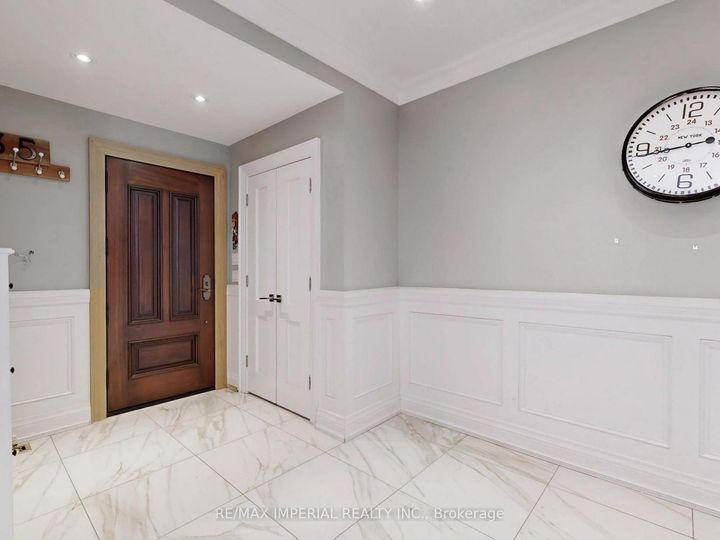 Photo 24 at 35 Waddington Crescent, Don Valley Village, Toronto