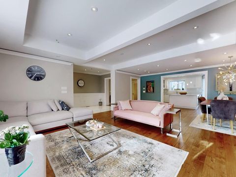 Photo 2 at 35 Waddington Crescent, Don Valley Village, Toronto