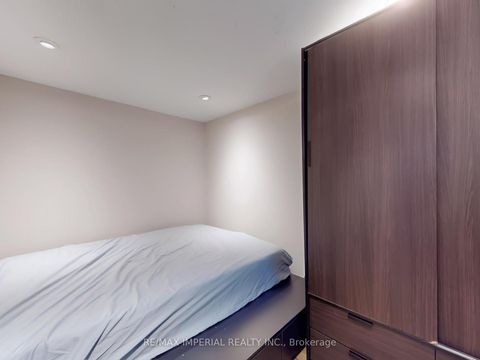 Photo 32 at 35 Waddington Crescent, Don Valley Village, Toronto