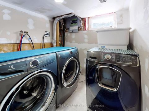 Photo 34 at 35 Waddington Crescent, Don Valley Village, Toronto