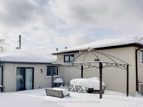 Photo 35 at 35 Waddington Crescent, Don Valley Village, Toronto