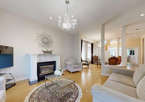 Photo 7 at 2 Lord Nelson Court, Rouge Woods, Richmond Hill