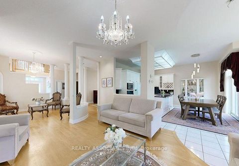 Photo 8 at 2 Lord Nelson Court, Rouge Woods, Richmond Hill