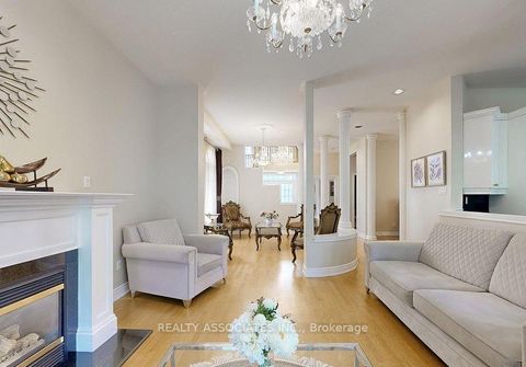 Photo 9 at 2 Lord Nelson Court, Rouge Woods, Richmond Hill