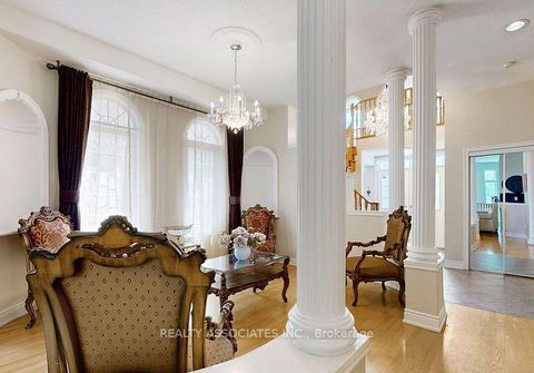 Photo 10 at 2 Lord Nelson Court, Rouge Woods, Richmond Hill