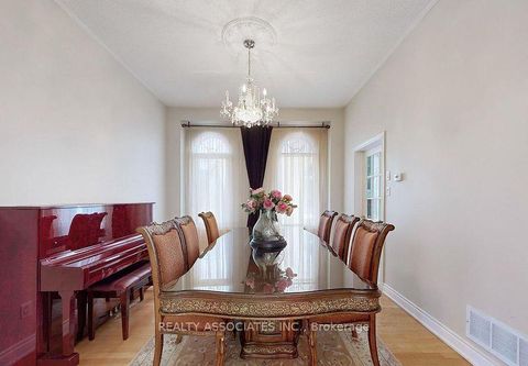 Photo 14 at 2 Lord Nelson Court, Rouge Woods, Richmond Hill