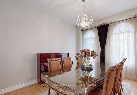 Photo 15 at 2 Lord Nelson Court, Rouge Woods, Richmond Hill