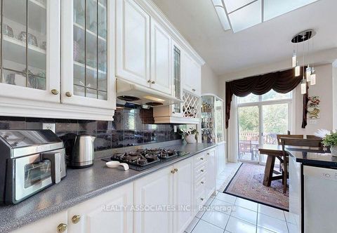 Photo 19 at 2 Lord Nelson Court, Rouge Woods, Richmond Hill